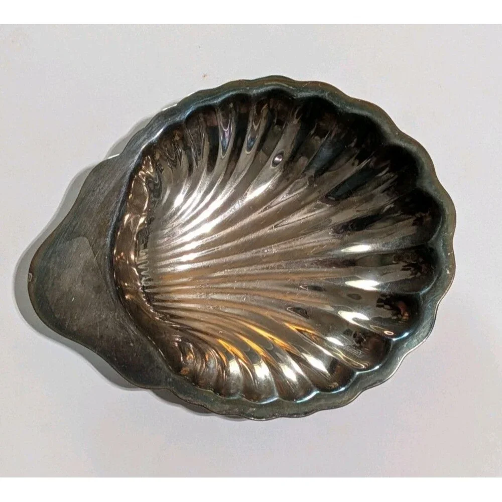 Vintage Oneida Silversmiths Silverplate Scalloped Clam Shell Trinket Dish 8”
